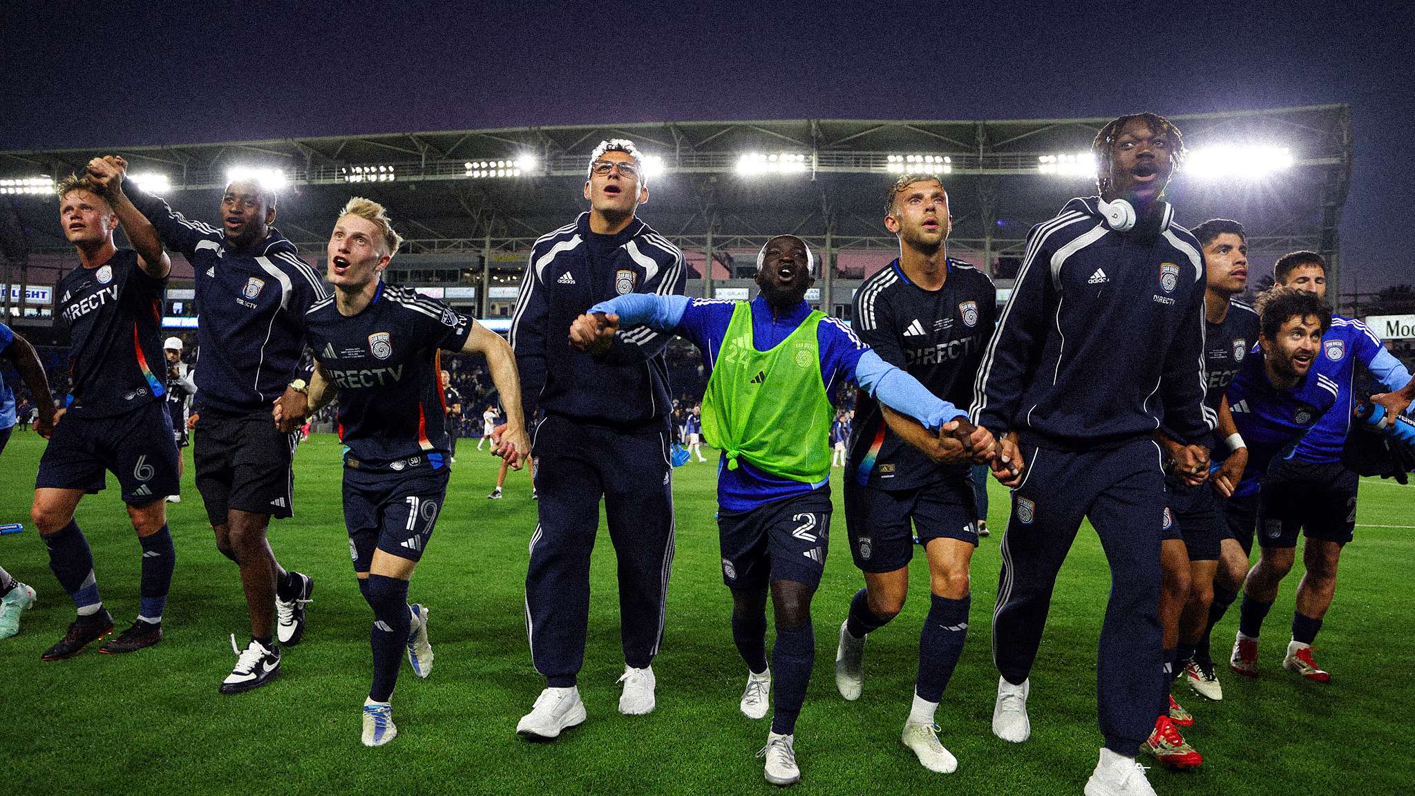 上的讨论热 上的讨论热